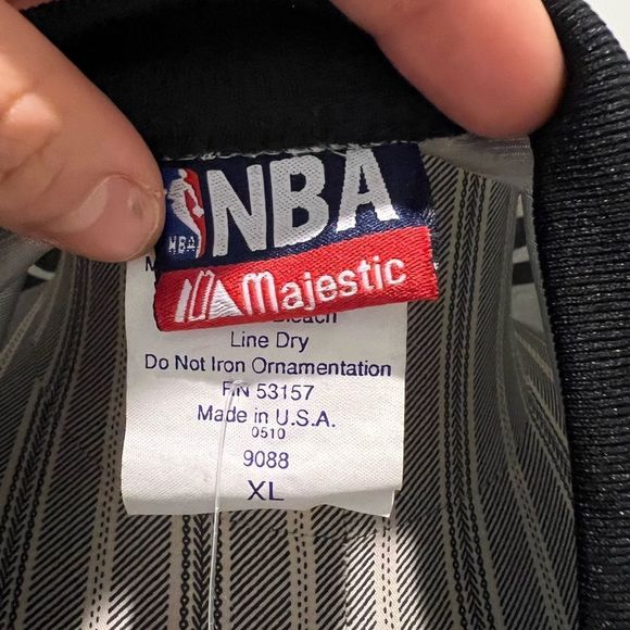 The FINALS 2004 BEN WALLACE Detroit Pistons NBA Majestic Jersey - Picture 5 of 9